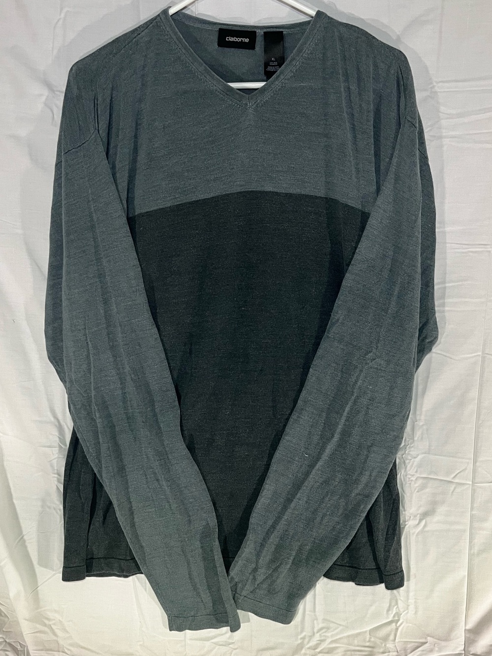 100% Silk Two-Tone Gray V-Neck Long Sleeve Shirt Claiborne